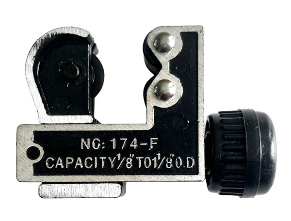 903744.jpg